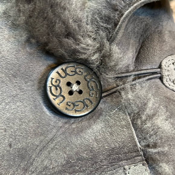 UGG Australia Bailey Button Gray Sheepskin  Winter Boots size 10 - Picture 9 of 13